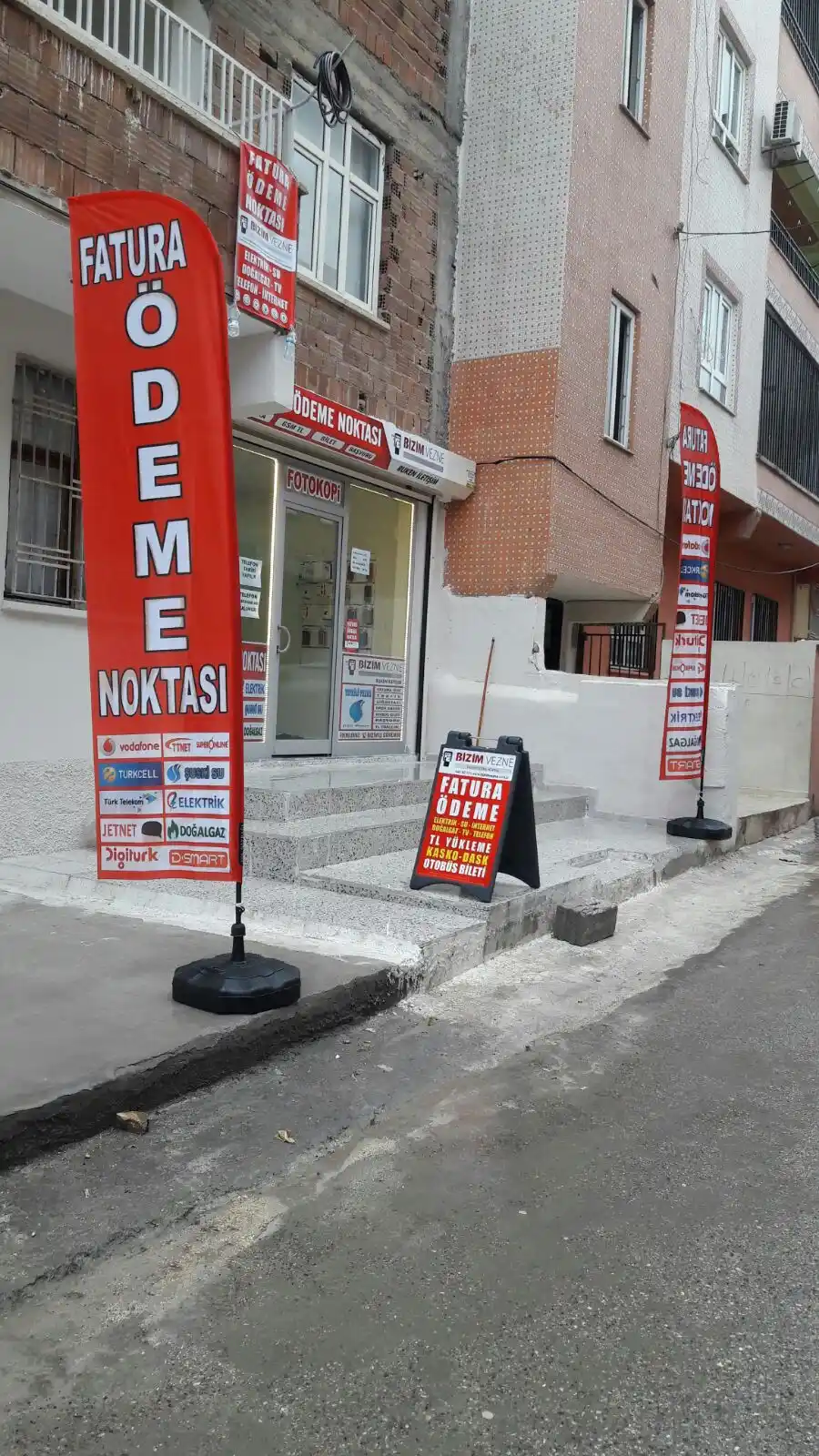 Cep Telefoncu Olta Bayrağı-15