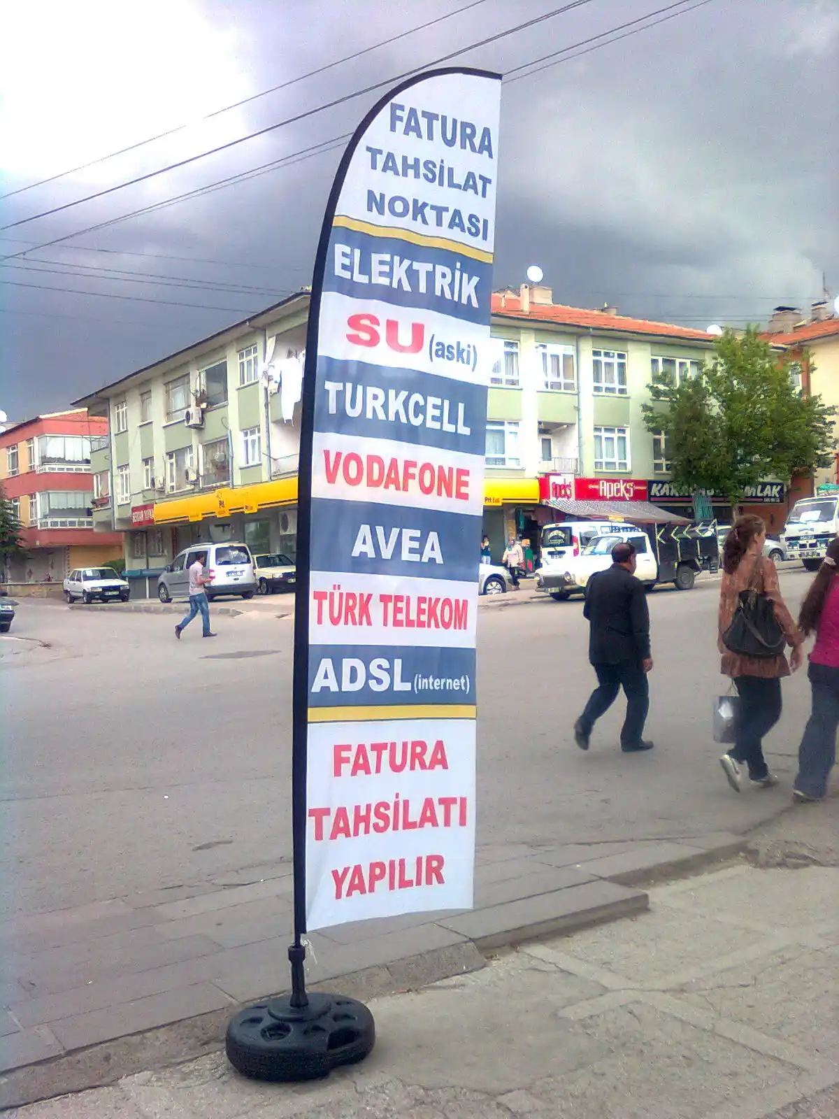 Cep Telefoncu Olta Bayrağı-17