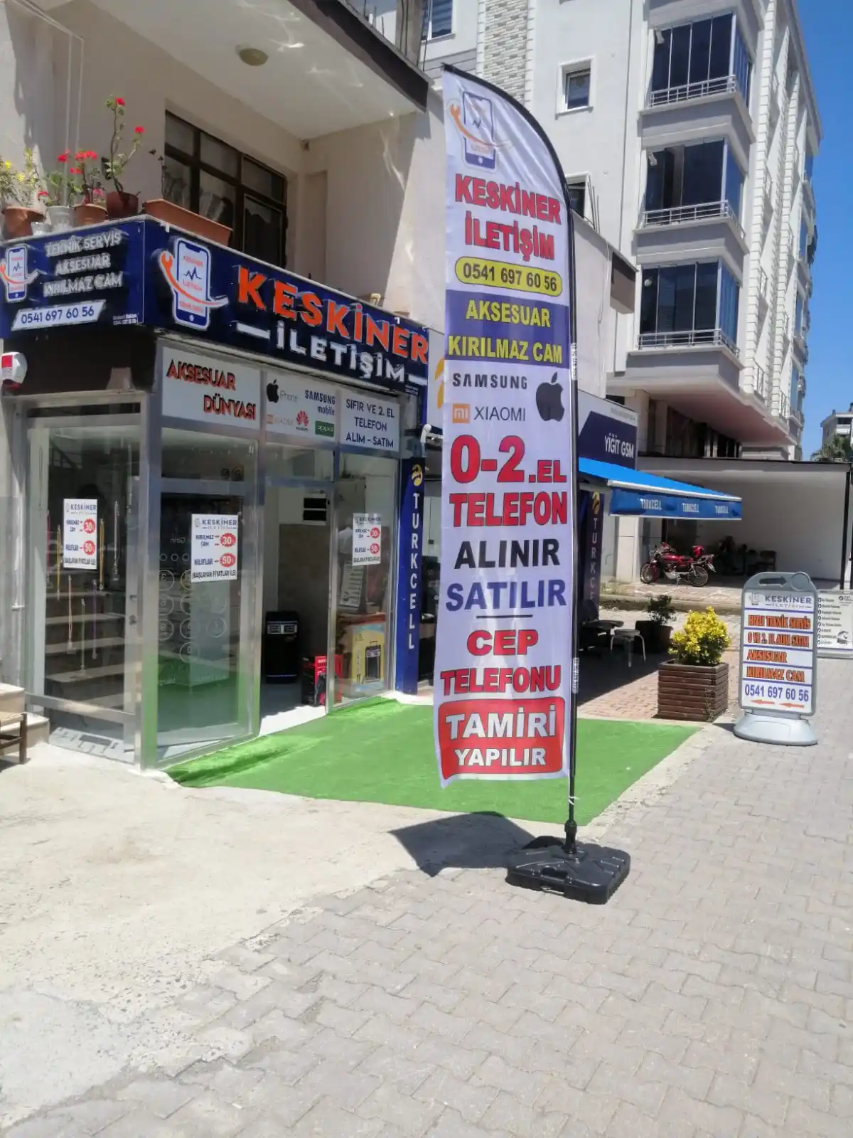 Cep Telefoncu Olta Bayrağı-19