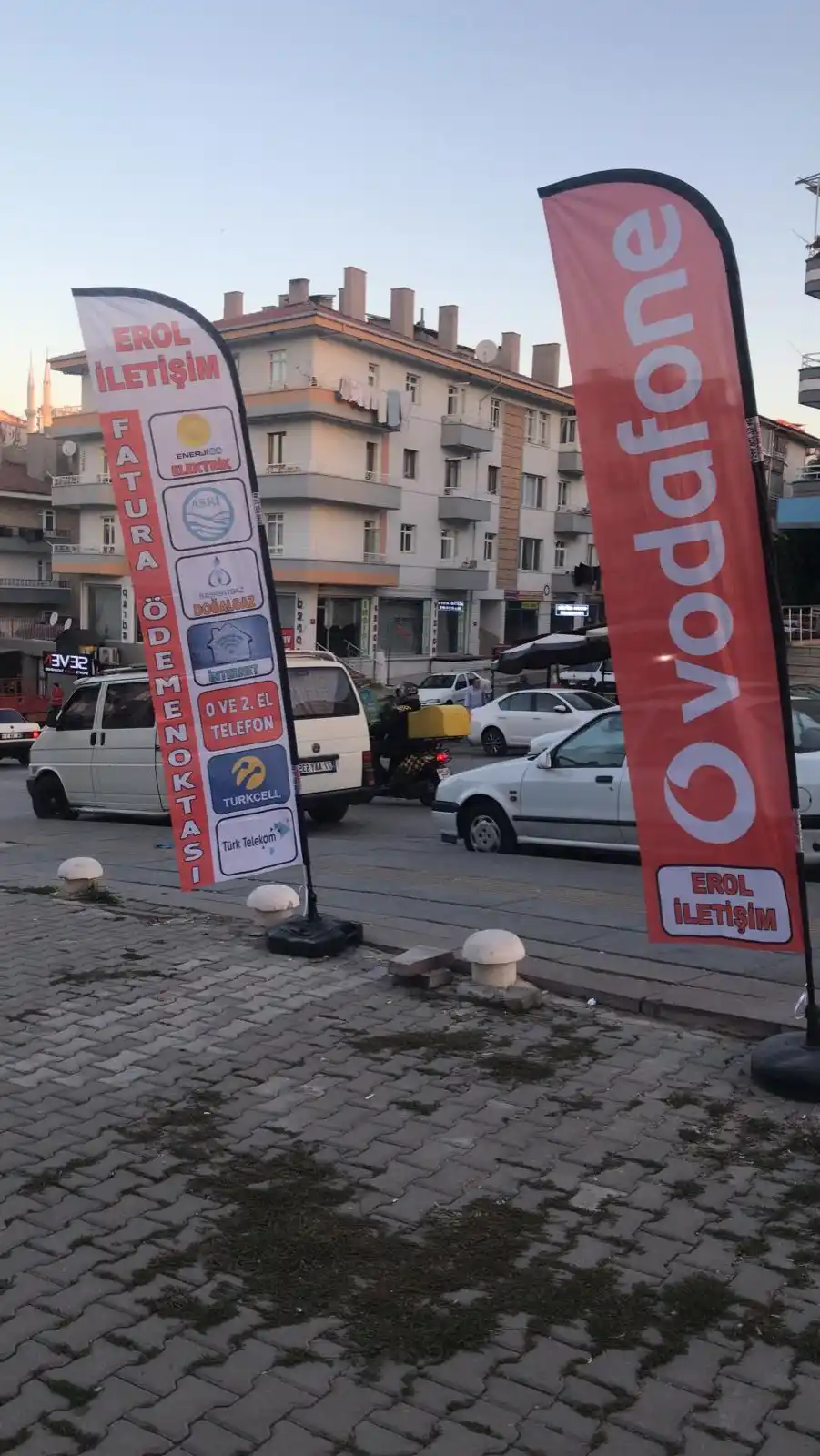 Cep Telefoncu Olta Bayrağı-31