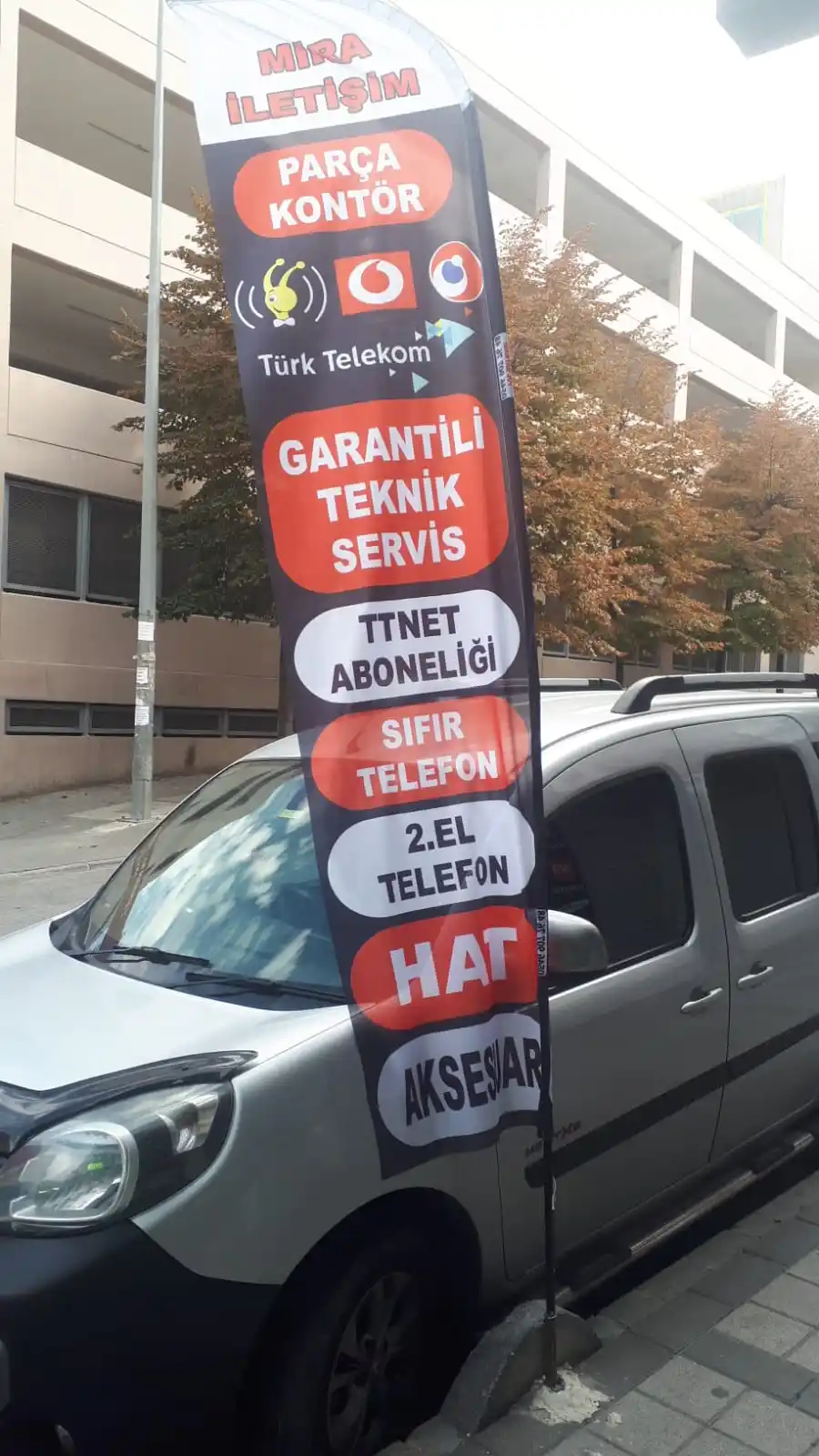 Cep Telefoncu Olta Bayrağı-32