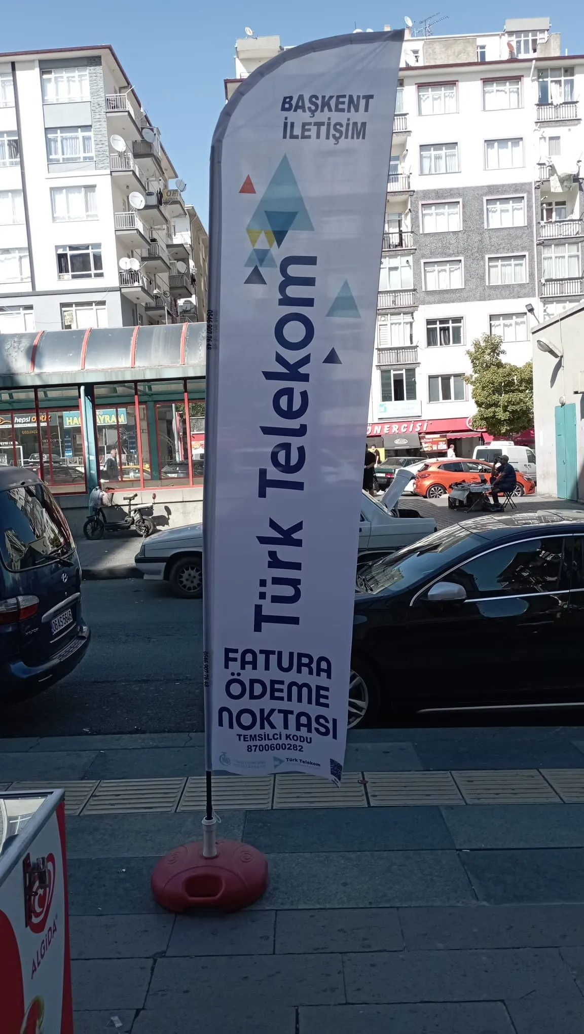 Cep Telefoncu Olta Bayrağı-65