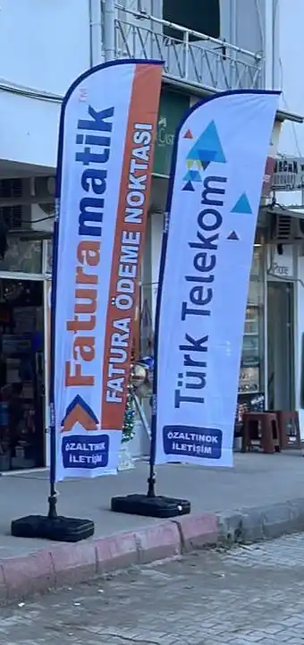Cep Telefoncu Olta Bayrağı-9